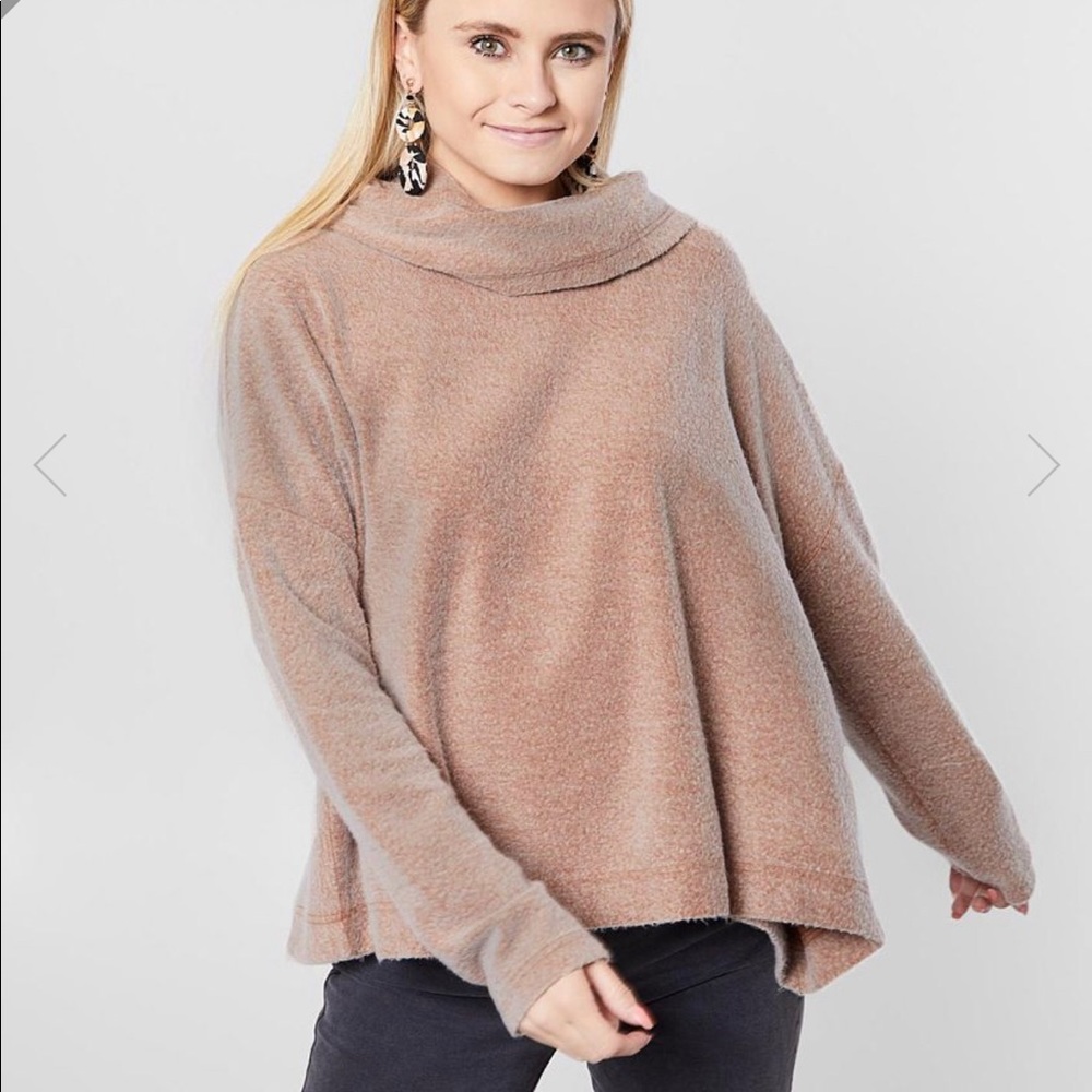 White Crow Fleece sweater
